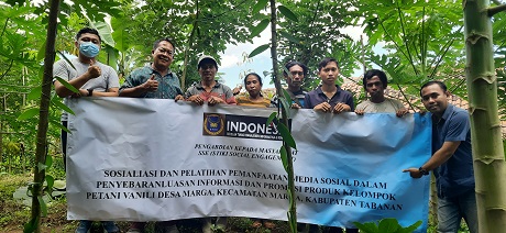 Dosen STIKI Beri Pelatihan Sosial Media ke Petani Vanili Desa Marga