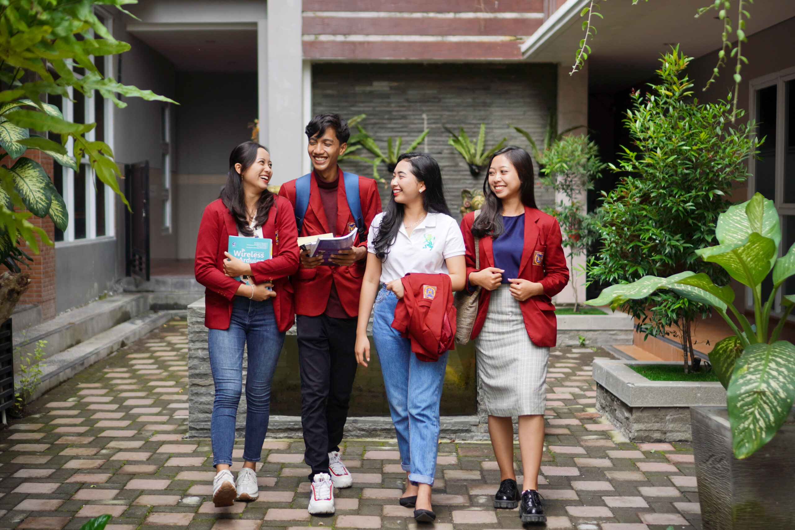 4 Aktivitas Ini Bisa Membuat CV-mu Dilirik Recruiter! Tips Kuliah Sambil Kerja di Bali!