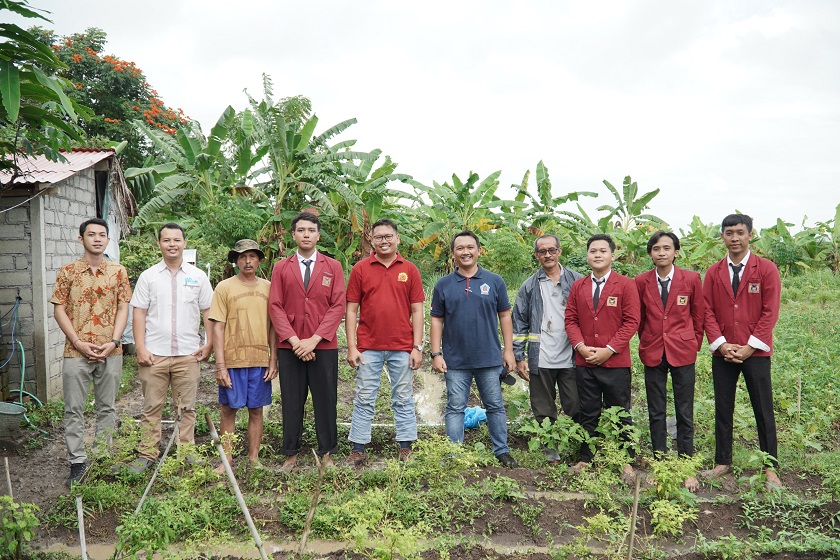 Inovasi Smart Village! Desa Kukuh, Tabanan Berkolaborasi Bersama INSTIKI Bangun Smart Farming Berbasis IoT