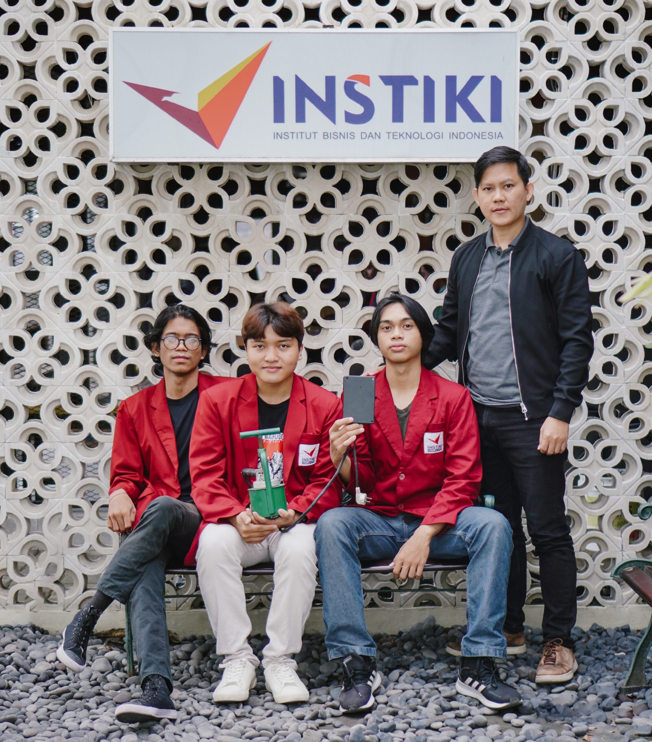 Dari 215 Kampus se-Indonesia, Tim INSTIKI Berhasil Sabet “The Most Inspiring Teams” dalam Gemastik XV