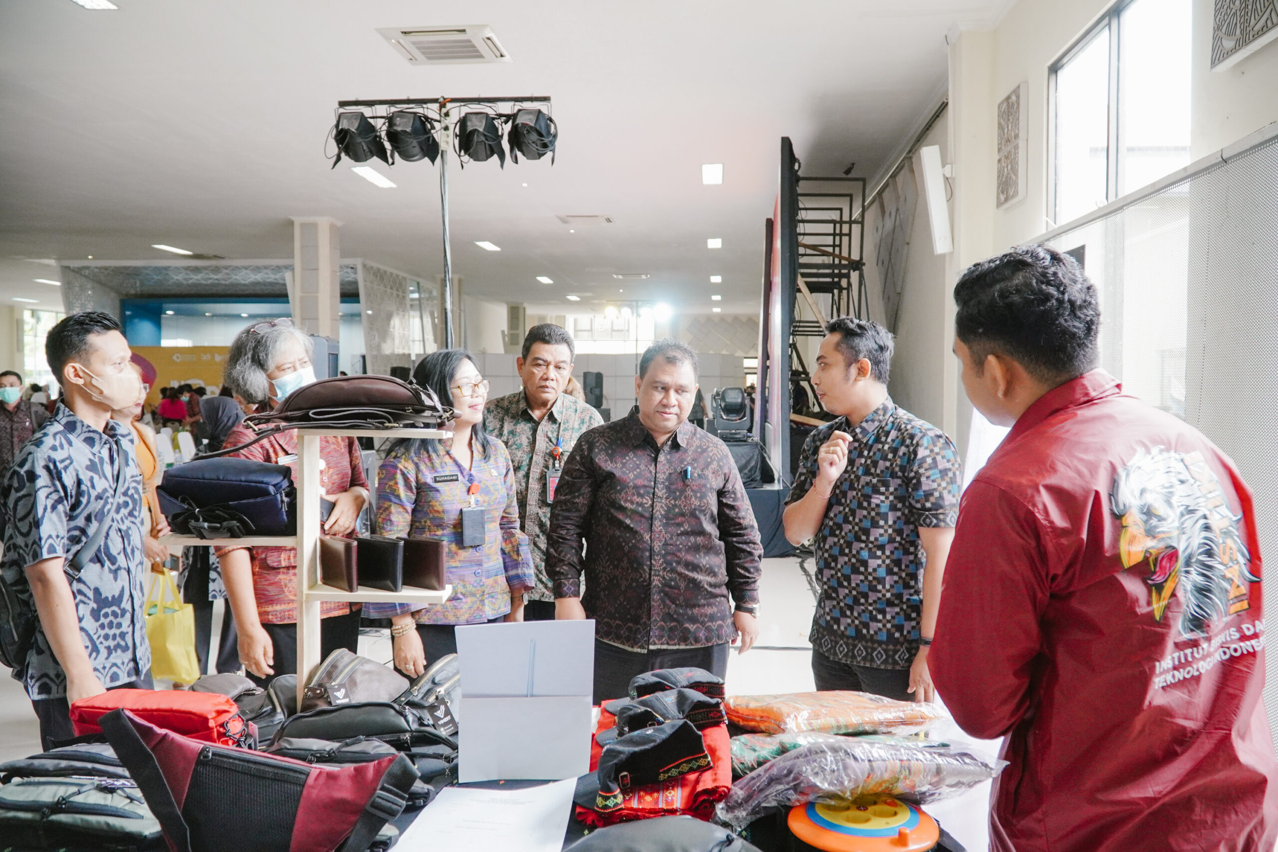 Inovasi Produk Digital & Bisnis Kreatif Civitas INSTIKI Tampil dalam Pameran Ino Fair Bali 2022