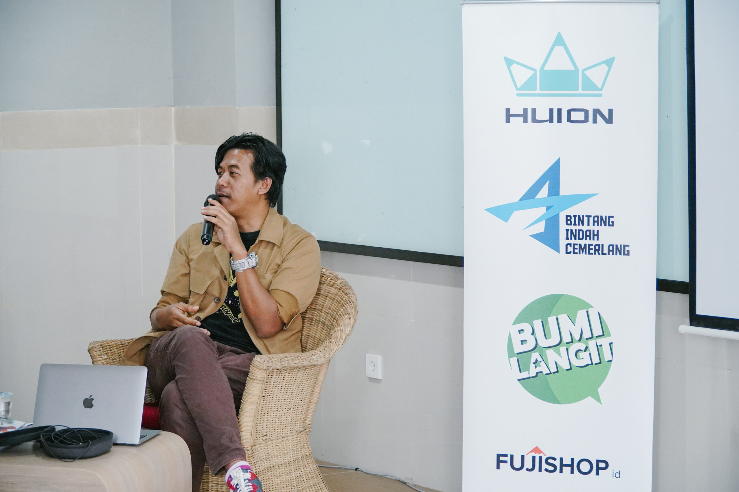 Bumilangit Goes to INSTIKI, Gelar Workshop Edukasi Seputar Dunia Kreatif & Komik!