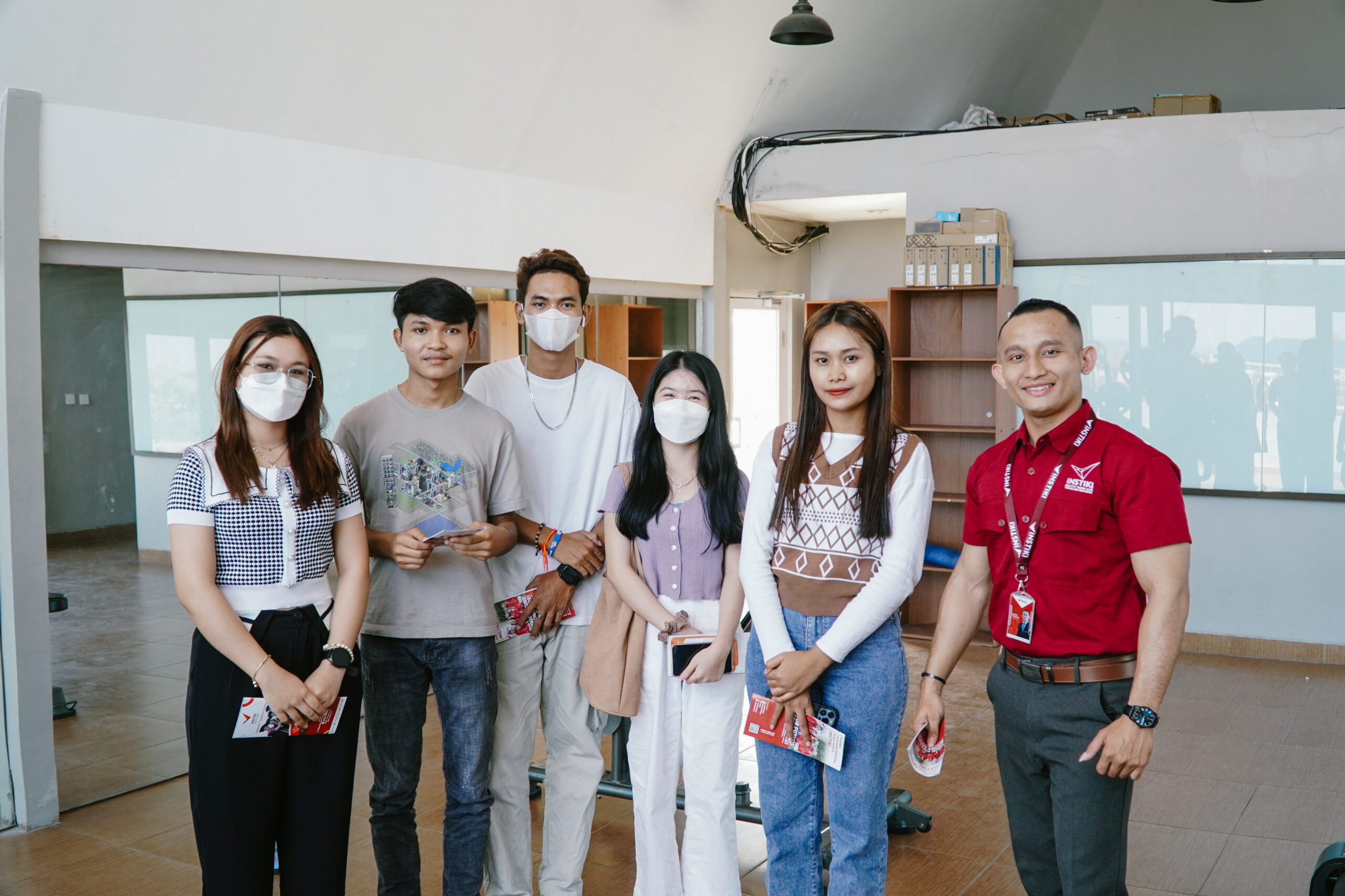 Tak Hanya Tersebar dari Indonesia, INSTIKI Juga Punya 5 Mahasiswa Baru dari Kamboja!