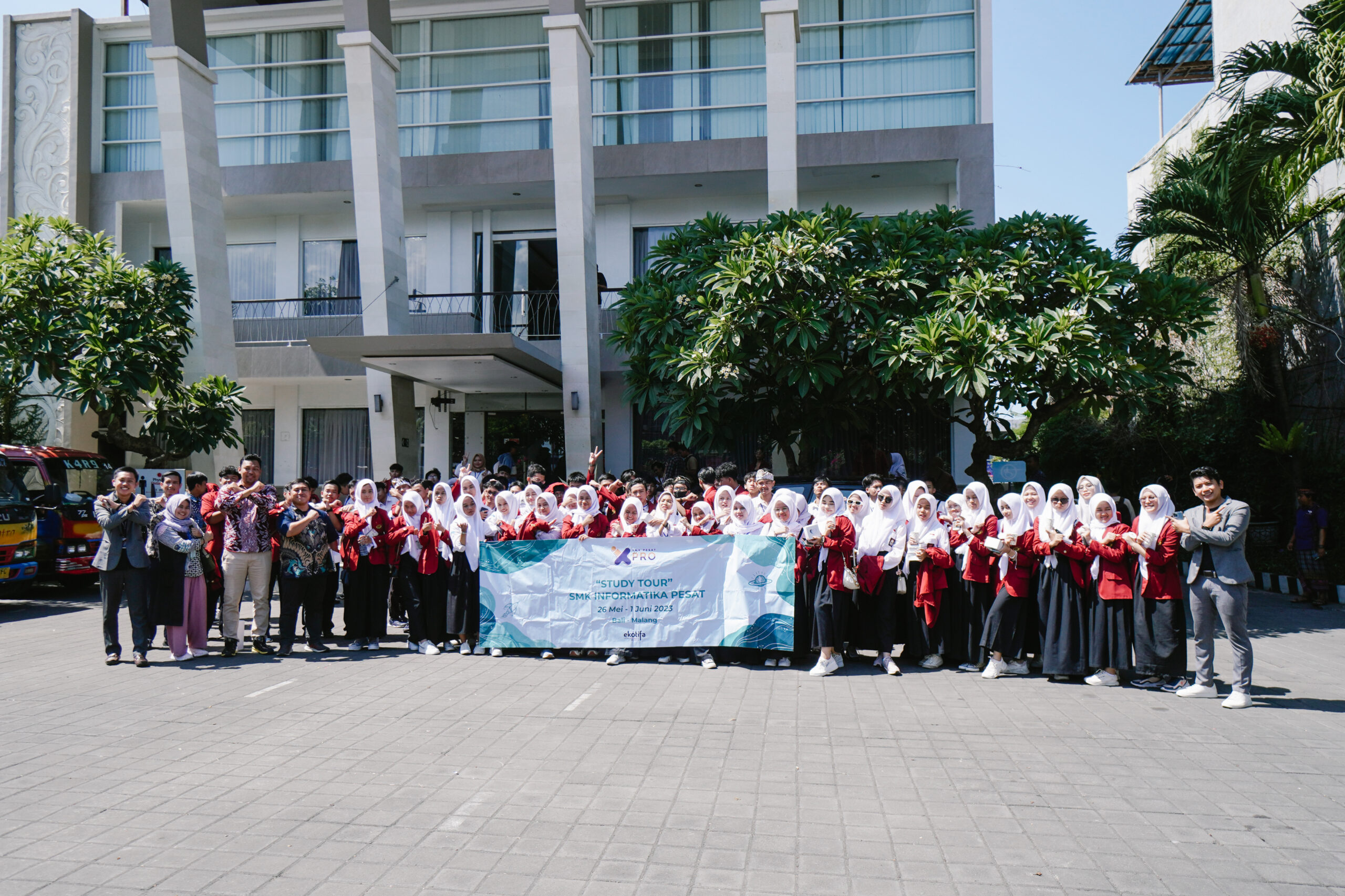 Disambut Hangat, 140 Siswa SMK Informatika Pesat Bogor Kunjungi Kampus INSTIKI dengan Antusias!