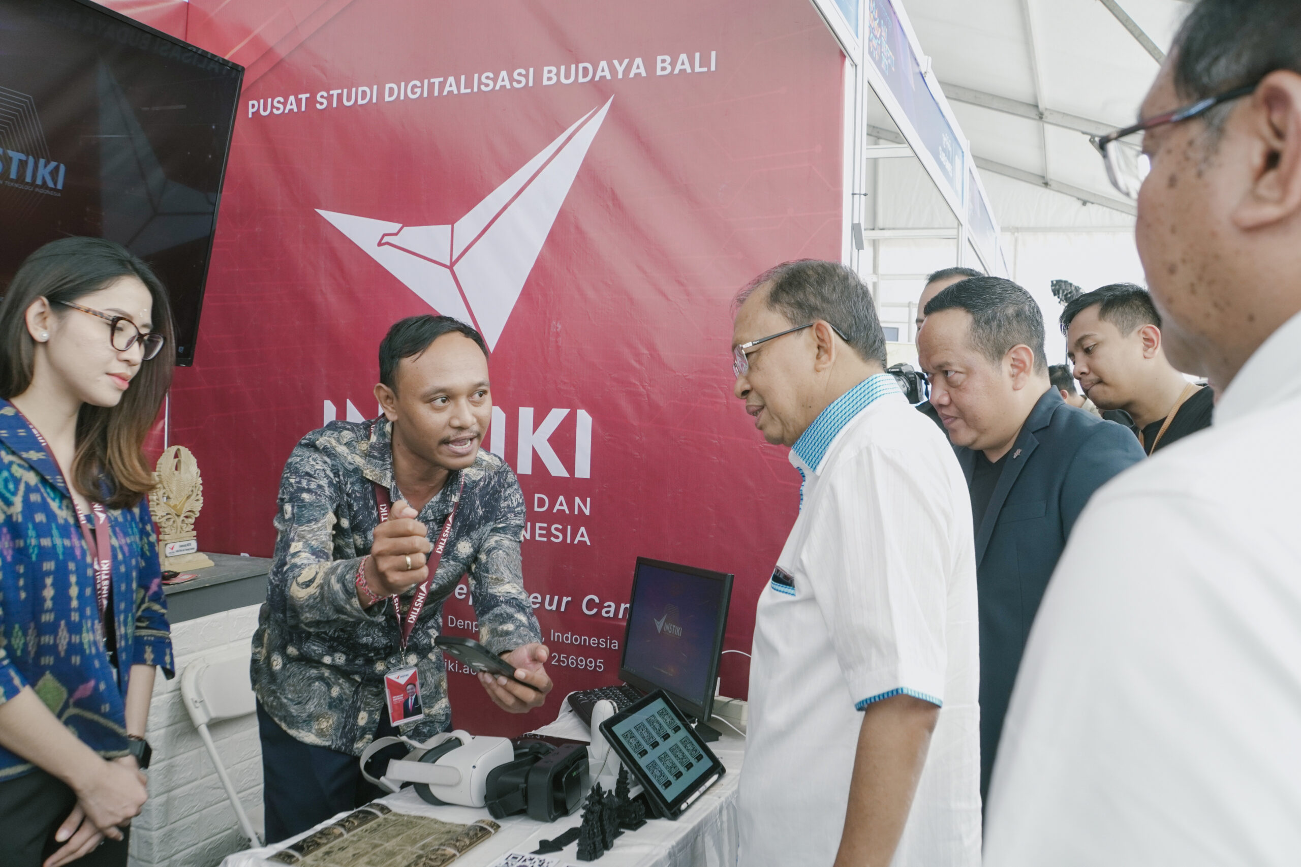 Inovasi Teknologi Ciptaan Civitas INSTIKI Tampil dalam Bali Digifest II 2023! Menyita Perhatian Gubernur Bali!