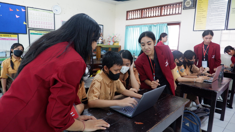 PKM “Exploring Technology with INS ID” Terselenggara di SD 1 Saraswati Denpasar