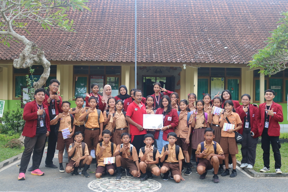 Gelar PKM, UKM TETRIS INSTIKI Latih Siswa SD Negeri 4 Taman Bali Bangli Belajar Microsoft Word