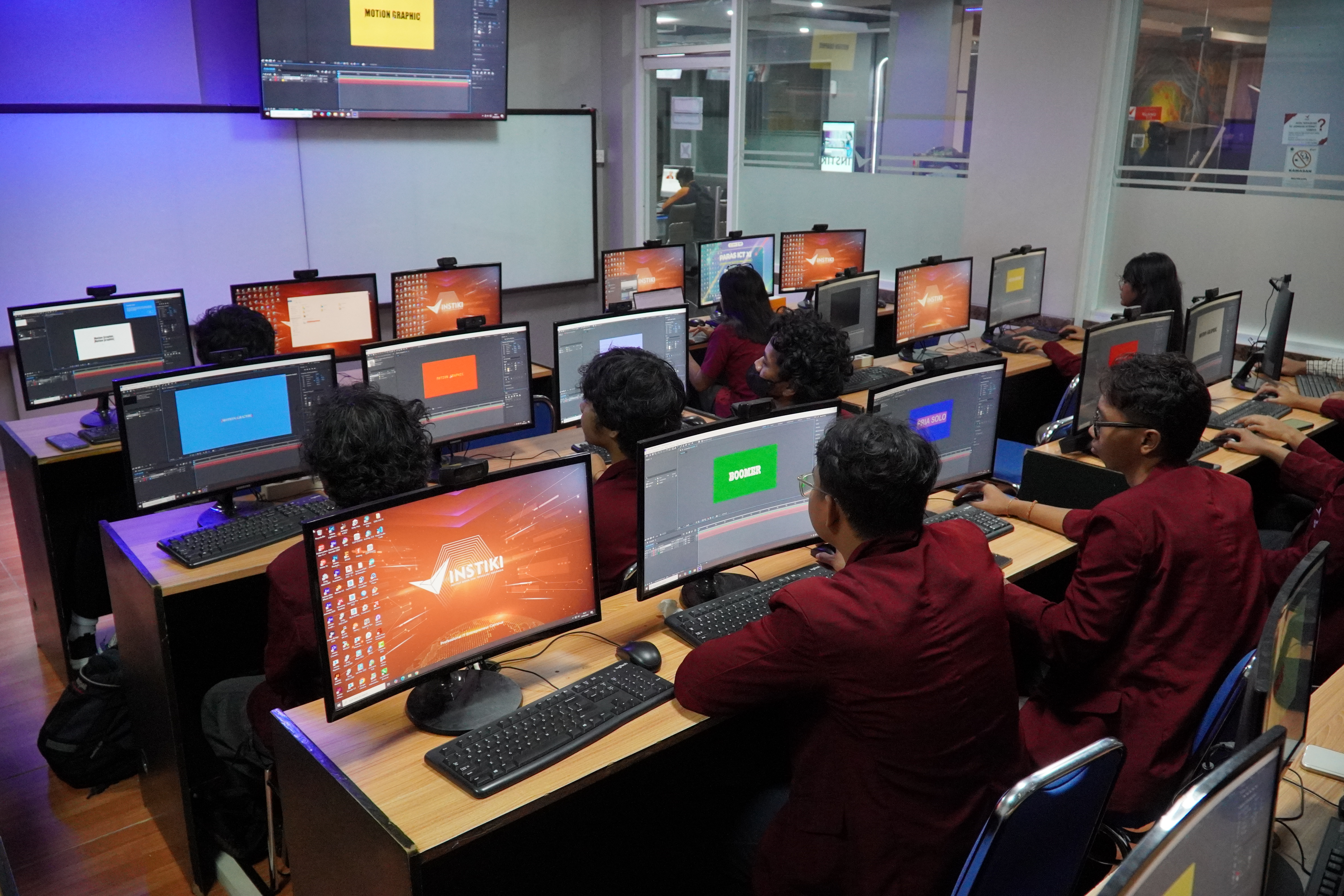 Bersama Mahasiswa, INSTIKI Selenggarakan Pelatihan Basic Motion Graphic dengan Adobe After Effects