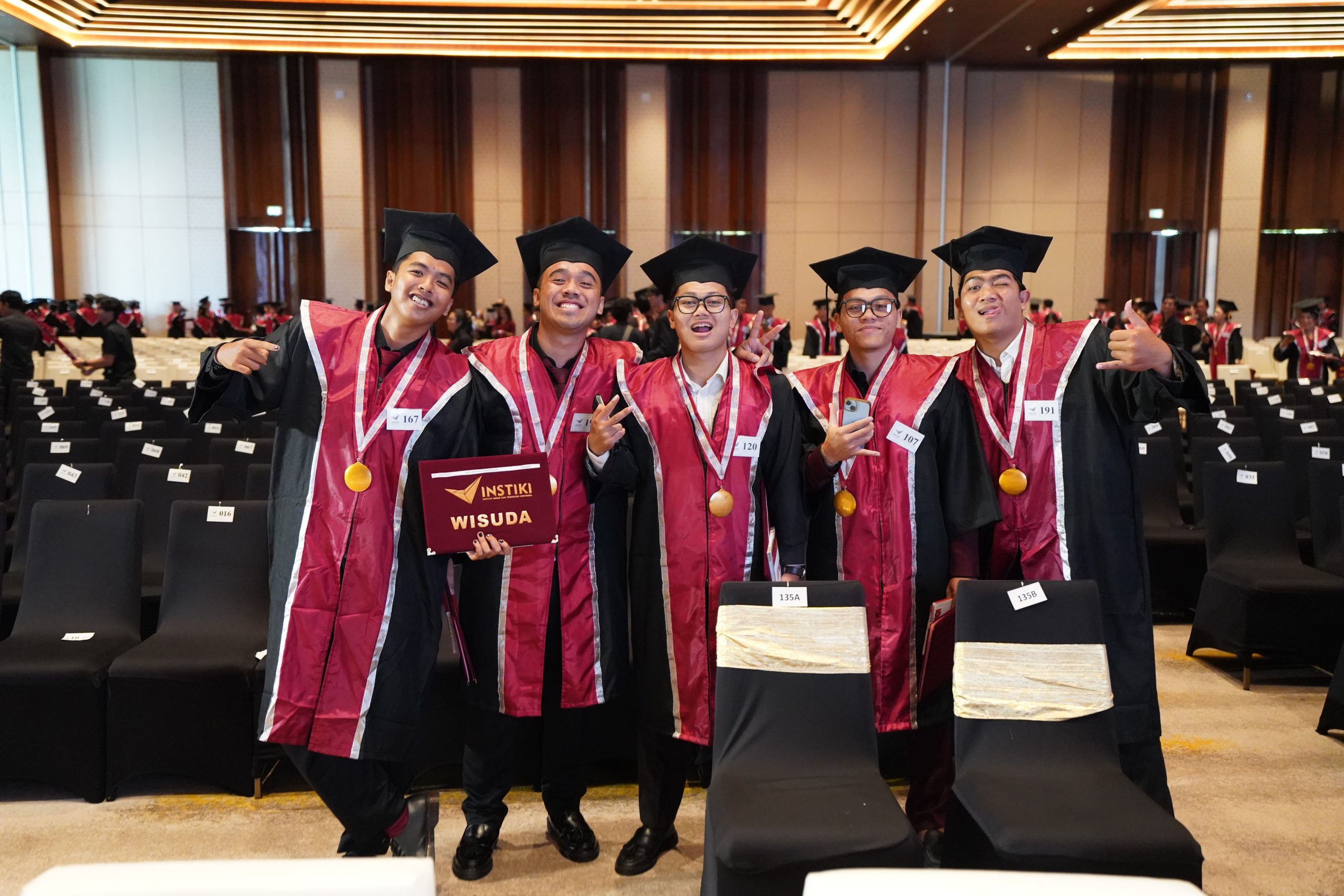 INSTIKI WISUDA KE 27