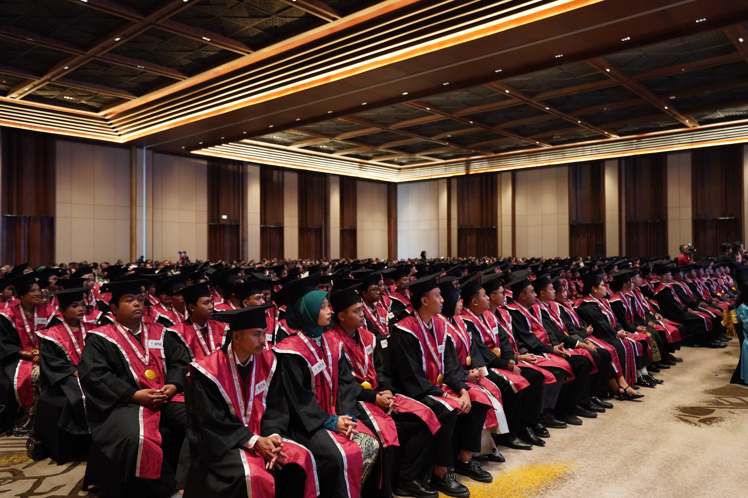 Instiki Wisuda Ke 27