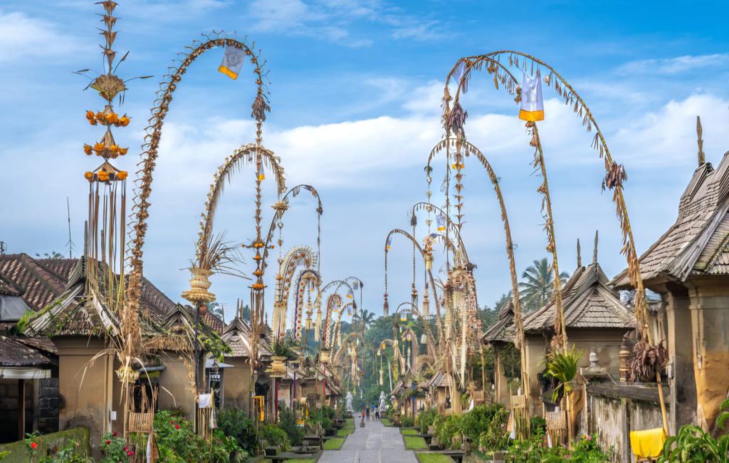 Makna Tradisi Penjor