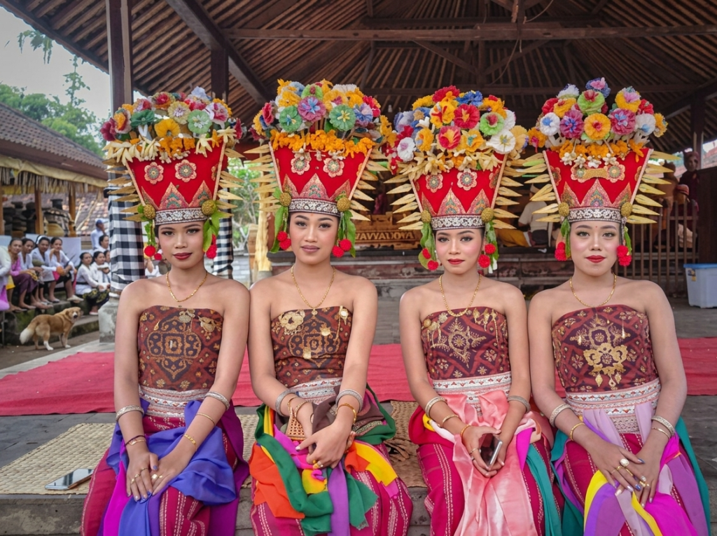 Tarian Rejang di Karangasem