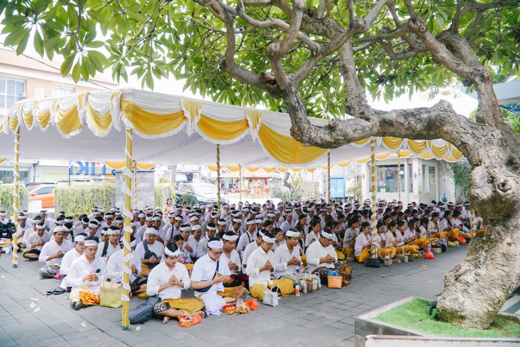 Perayaan Hari Suci Saraswati